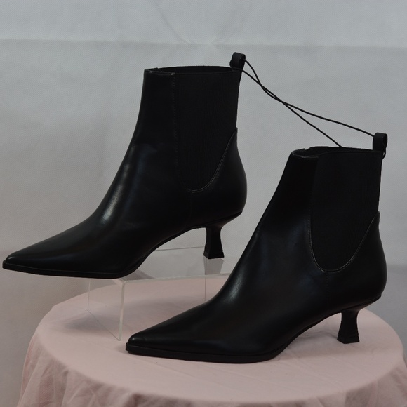 Chinese Laundry SZ 8.5 pull on Ankle boots NWT - Picture 3 of 12